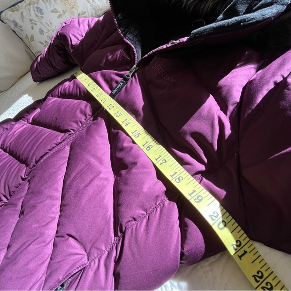 Marmot 700 Down Fill Fur Hooded Winter Coat Puffer Parka Long Girls XL/TG Warm - Picture 12 of 17